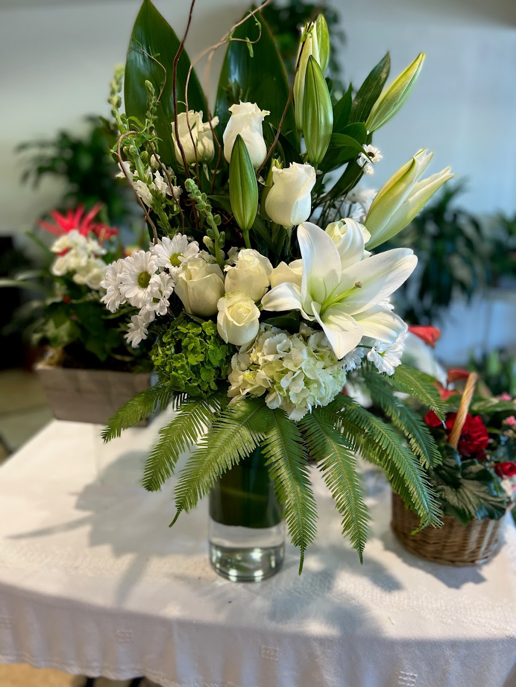 Blooms and Bears Florist | 855 Seagull Ln, Newport Beach, CA 92663, USA | Phone: (949) 252-9419