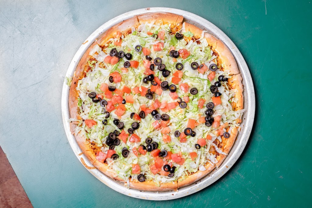 Selentis Pizza | 808 Oberlin Ave, Lorain, OH 44052, USA | Phone: (440) 245-1125