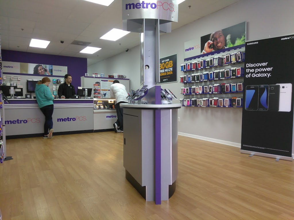 Metro by T-Mobile | 2200 Roswell Rd Ste 130, Marietta, GA 30062, USA | Phone: (770) 971-1372