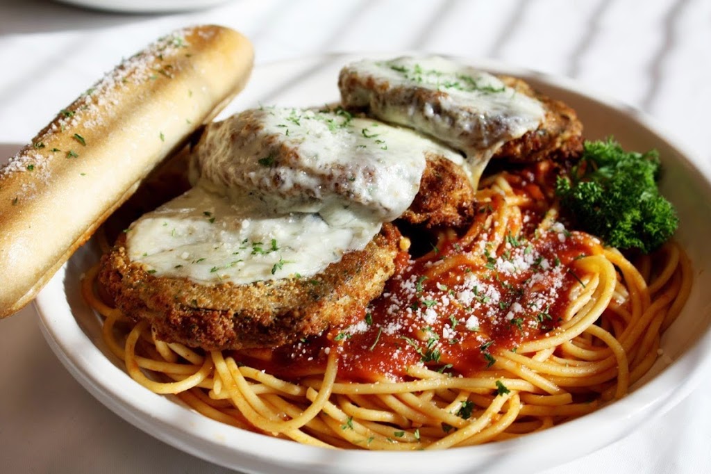 Dominics Casual Italian Express | 6902 N Oak Trafficway, Kansas City, MO 64118, USA | Phone: (816) 468-0033