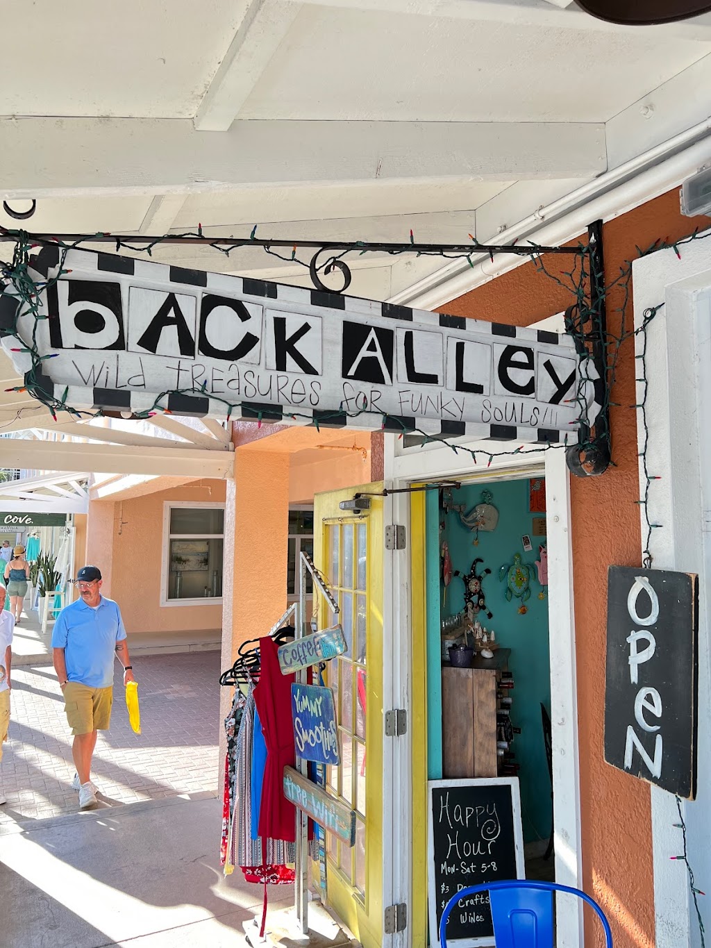 Back Alley Treasures | 108 Historic, Bridge St, Bradenton Beach, FL 34217, USA | Phone: (224) 209-1480