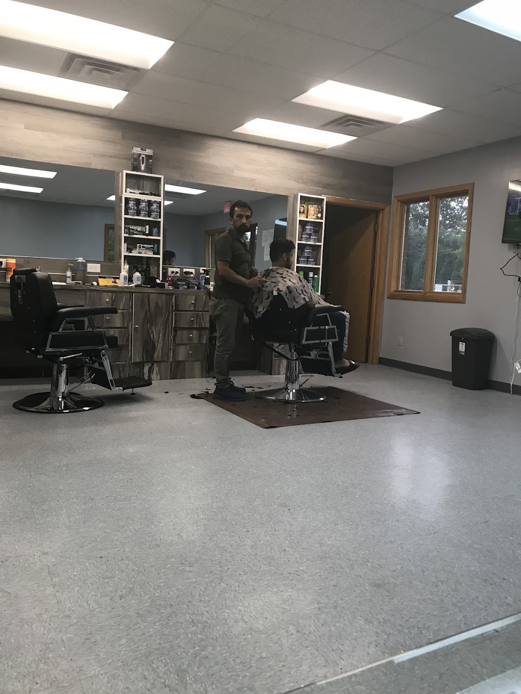 Hamed Barber Shop | 960 Graham Rd, Cuyahoga Falls, OH 44221, USA | Phone: (330) 258-3001