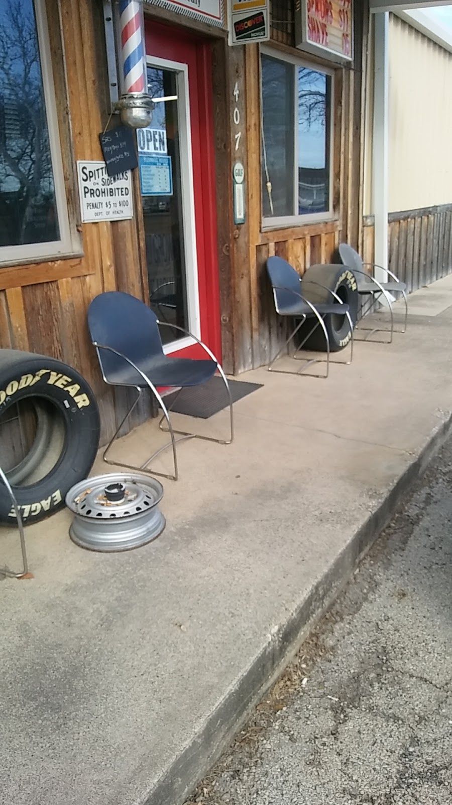 Pit Stop Barber Shop & Parlor | 407 N Sealy Ave, Justin, TX 76247, USA | Phone: (817) 475-5013
