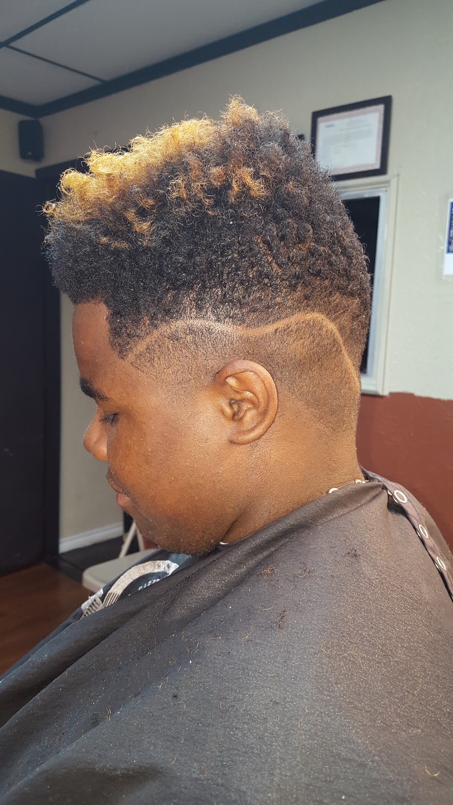 Kut It Out Cuts | 3225 I-30, Mesquite, TX 75150, USA | Phone: (214) 215-6495