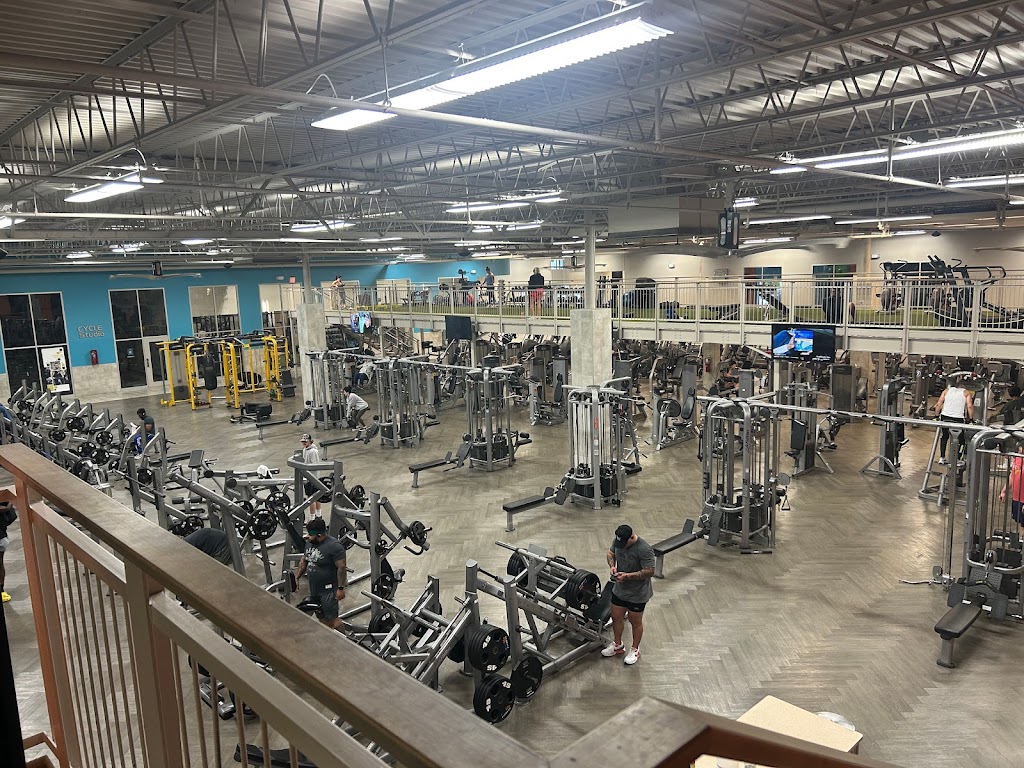 Onelife Fitness - Va Beach Blvd. | 2844 Virginia Beach Blvd, Virginia Beach, VA 23452, USA | Phone: (757) 340-4800