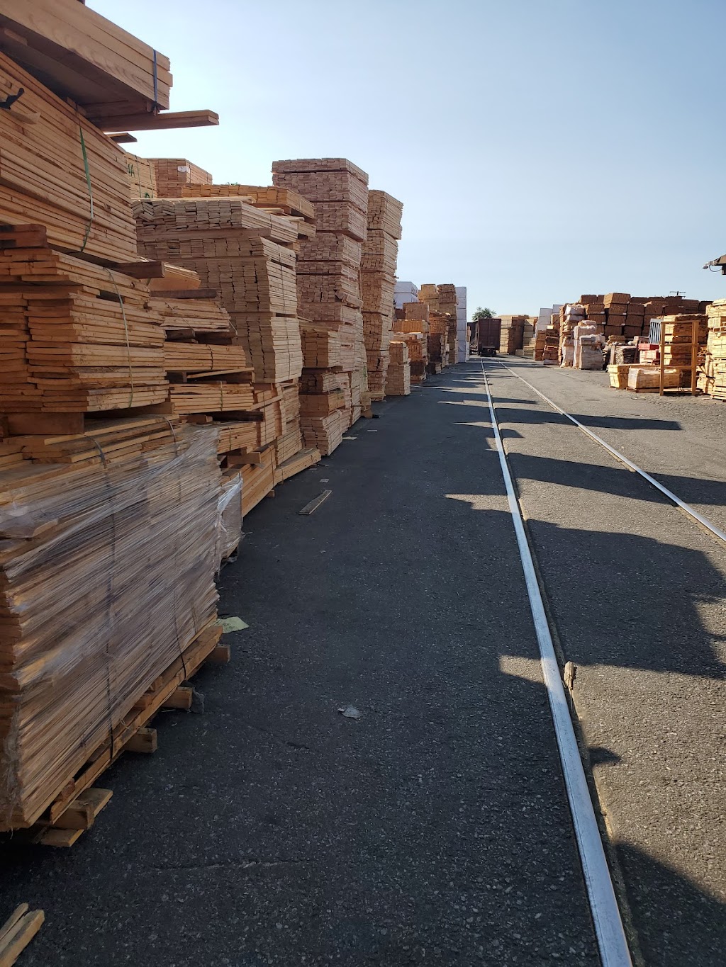 Commercial Lumber & Pallet Co | 135 Long Ln, City of Industry, CA 91746, USA | Phone: (800) 252-4968