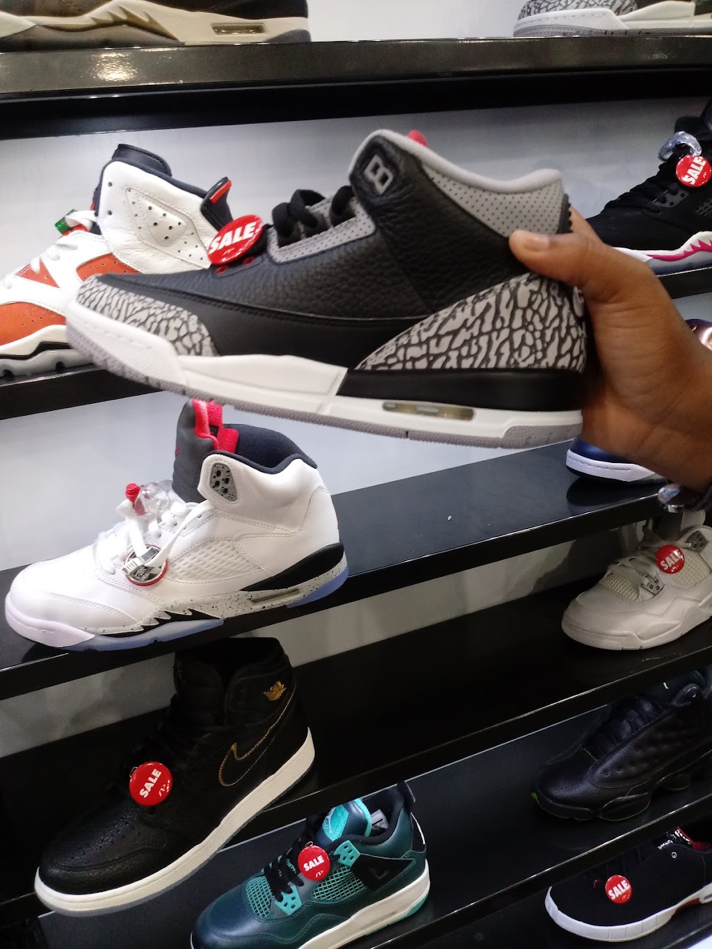 Shoe Palace | 3320 W Century Blvd, Inglewood, CA 90303, USA | Phone: (310) 673-8888