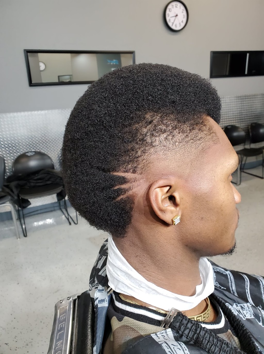 Famous Cuts & Styles | 8021 Matlock Rd # 113, Arlington, TX 76002, USA | Phone: (817) 422-9192