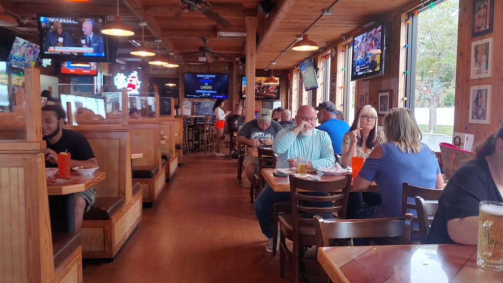 Hooters | 3437 Commercial Way, Spring Hill, FL 34606, USA | Phone: (352) 666-9225