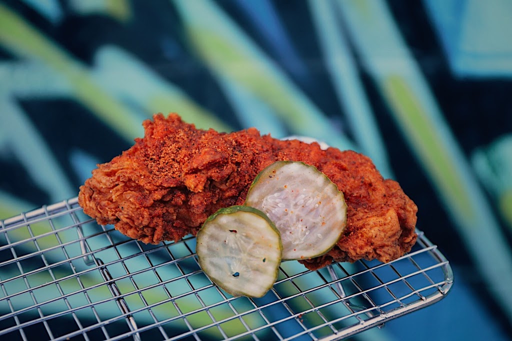 Holy Chix Hot Chicken | 358 W 38th St, Los Angeles, CA 90037, USA | Phone: (323) 524-5955