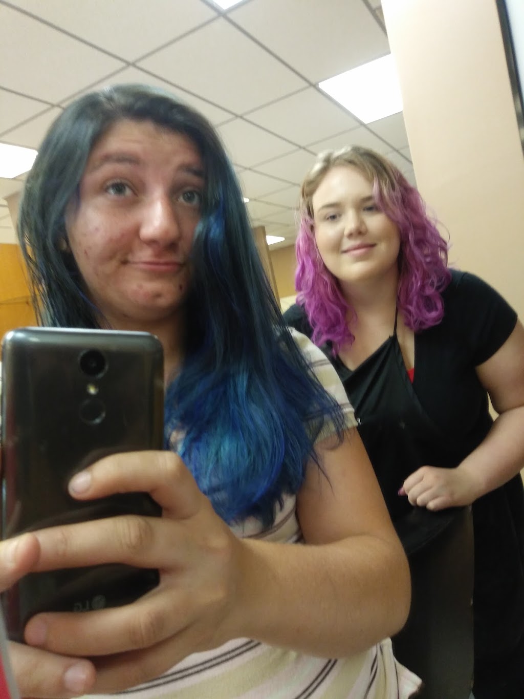 Fantastic Sams Cut & Color | 141 N Wayne Rd, Westland, MI 48185, USA | Phone: (734) 721-3000