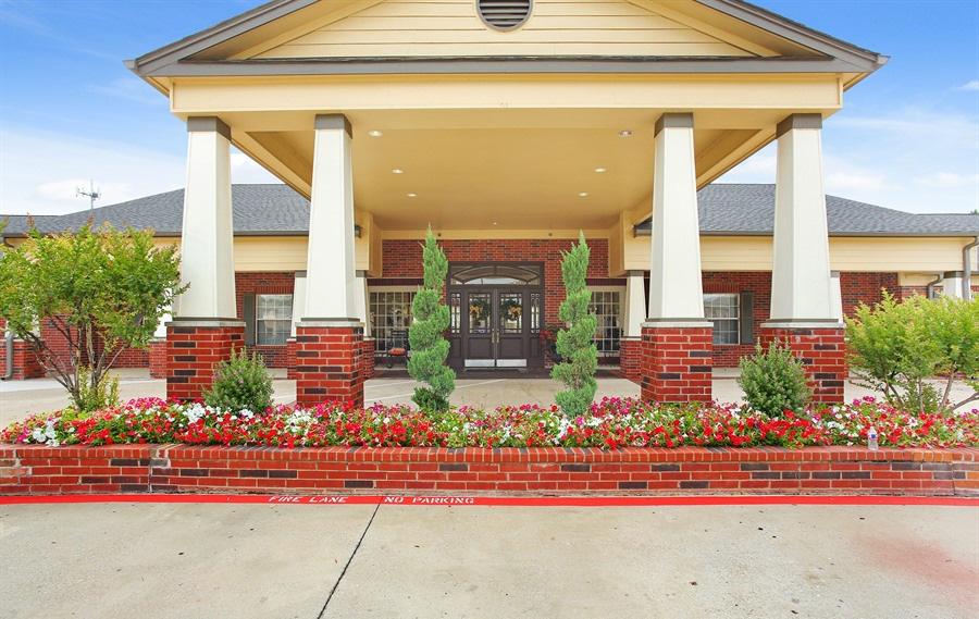 Bedford Estates Senior Living | 3800 Central Dr, Bedford, TX 76021, USA | Phone: (817) 283-6604