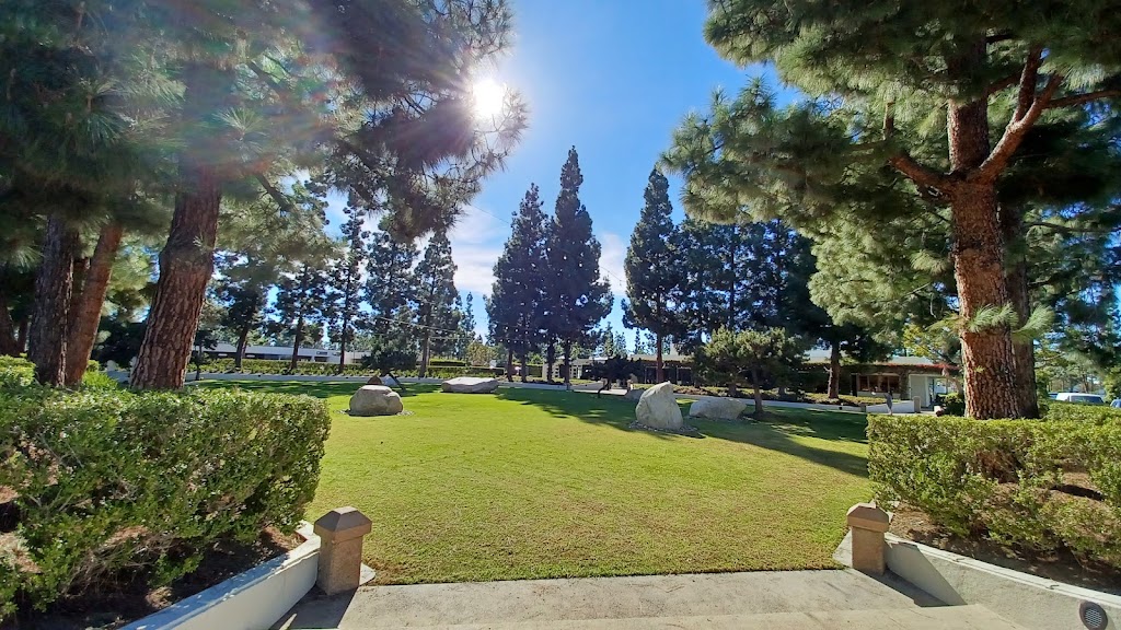 The Turnip Rose Promenade. | 1570 Scenic Ave, Costa Mesa, CA 92626, USA | Phone: (949) 478-8778