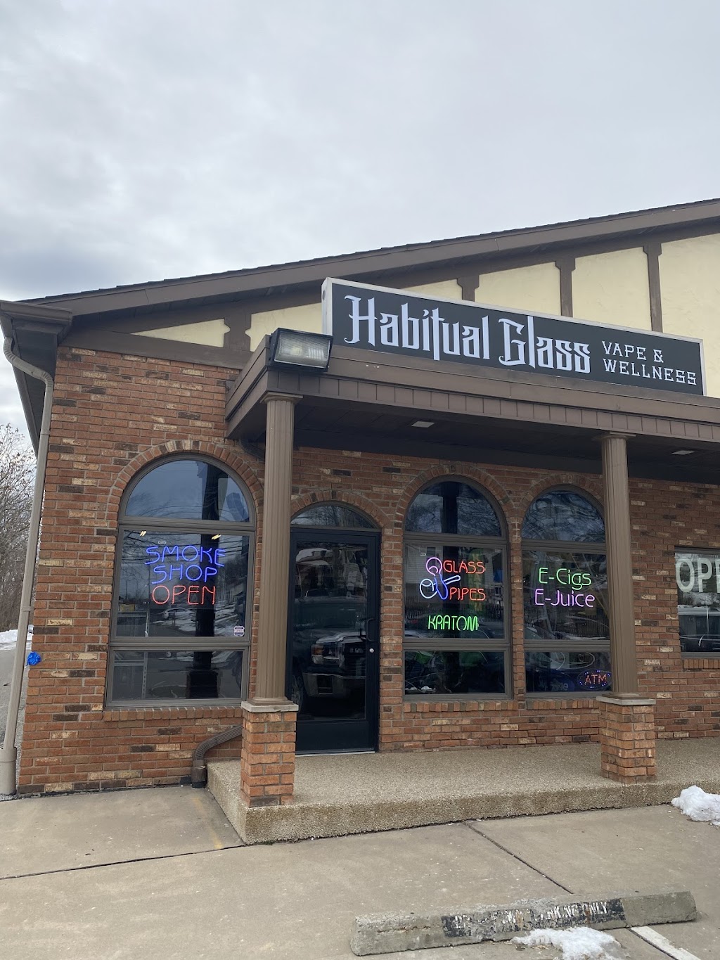 Habitual Glass Vape & Wellness | 3625 Brodhead Rd, Monaca, PA 15061, USA | Phone: (724) 371-0559