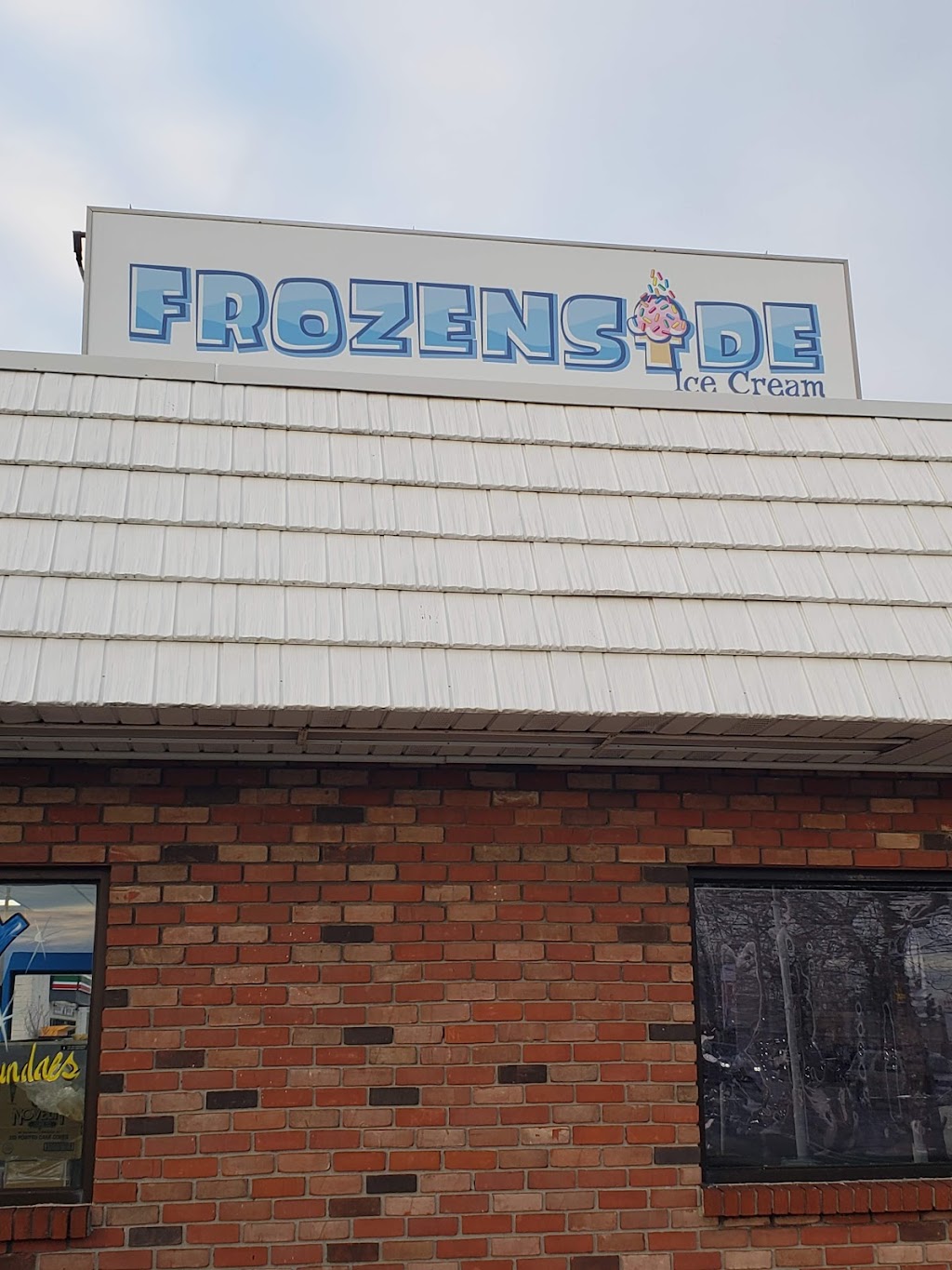 Frozen side Ice Cream | 3286 Long Beach Rd, Oceanside, NY 11572 | Phone: (516) 286-0077