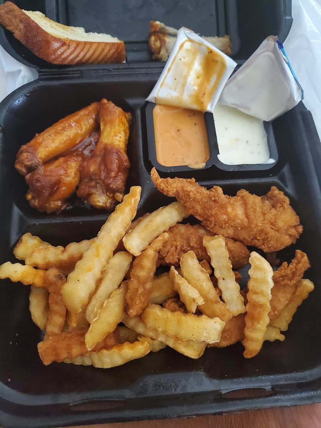 Zaxbys Chicken Fingers & Buffalo Wings | 11131 Tara Blvd, Hampton, GA 30228, USA | Phone: (770) 210-1515