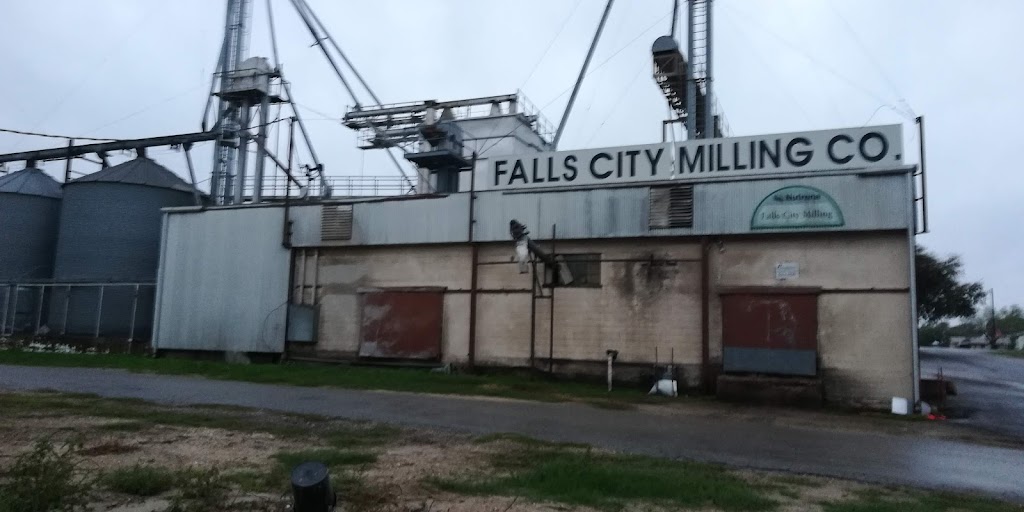 Falls City Milling Co | 201 W Cooper St, Falls City, TX 78113, USA | Phone: (830) 254-3332