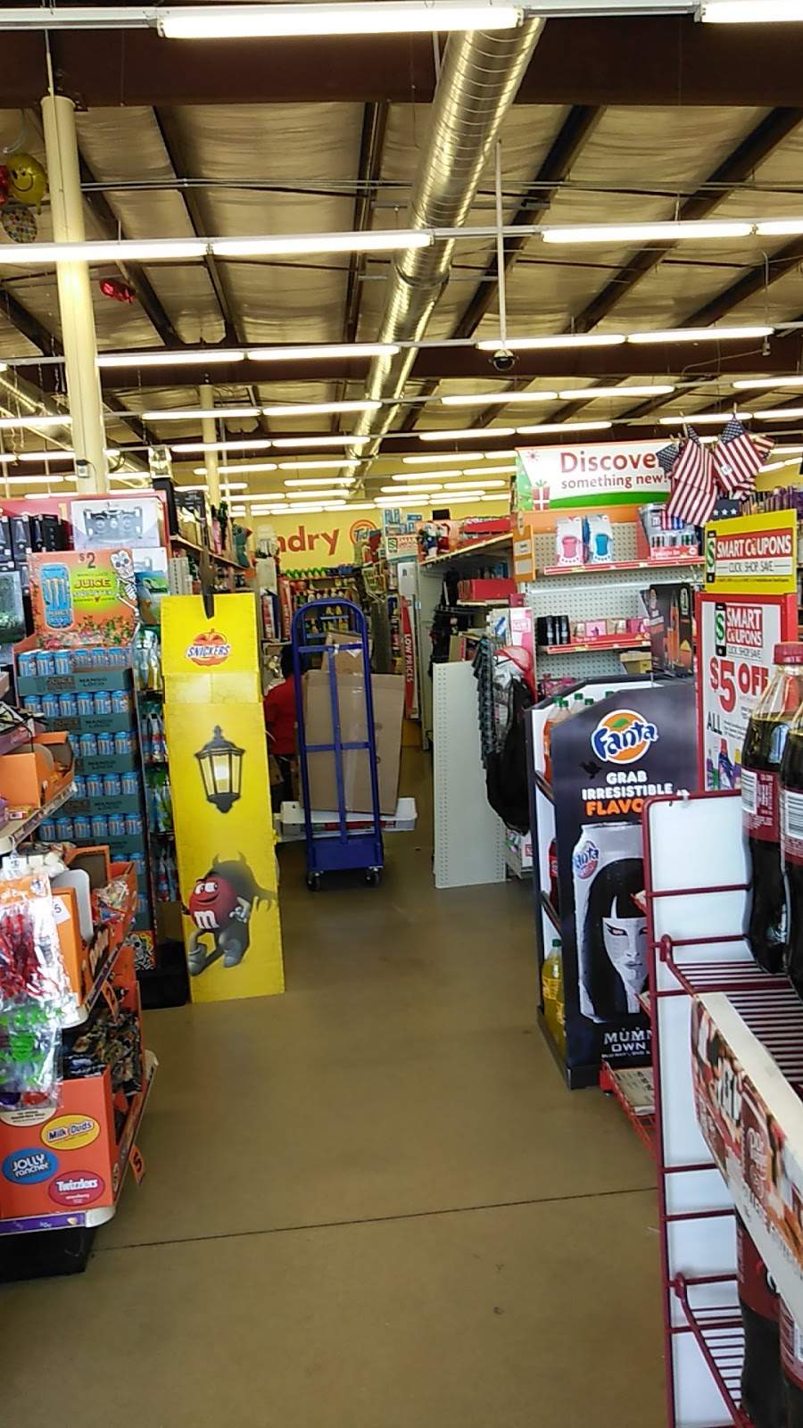 Family Dollar | 302 Hindes Ave, Charlotte, TX 78011, USA | Phone: (830) 224-6790