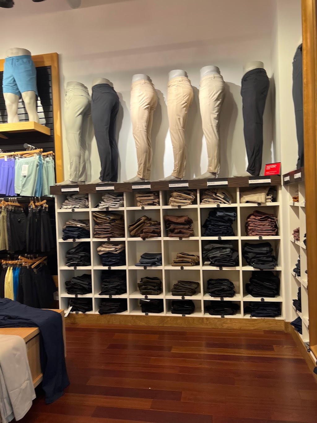 lululemon | 400 Commons Way #2405, Bridgewater, NJ 08807, USA | Phone: (908) 526-3752