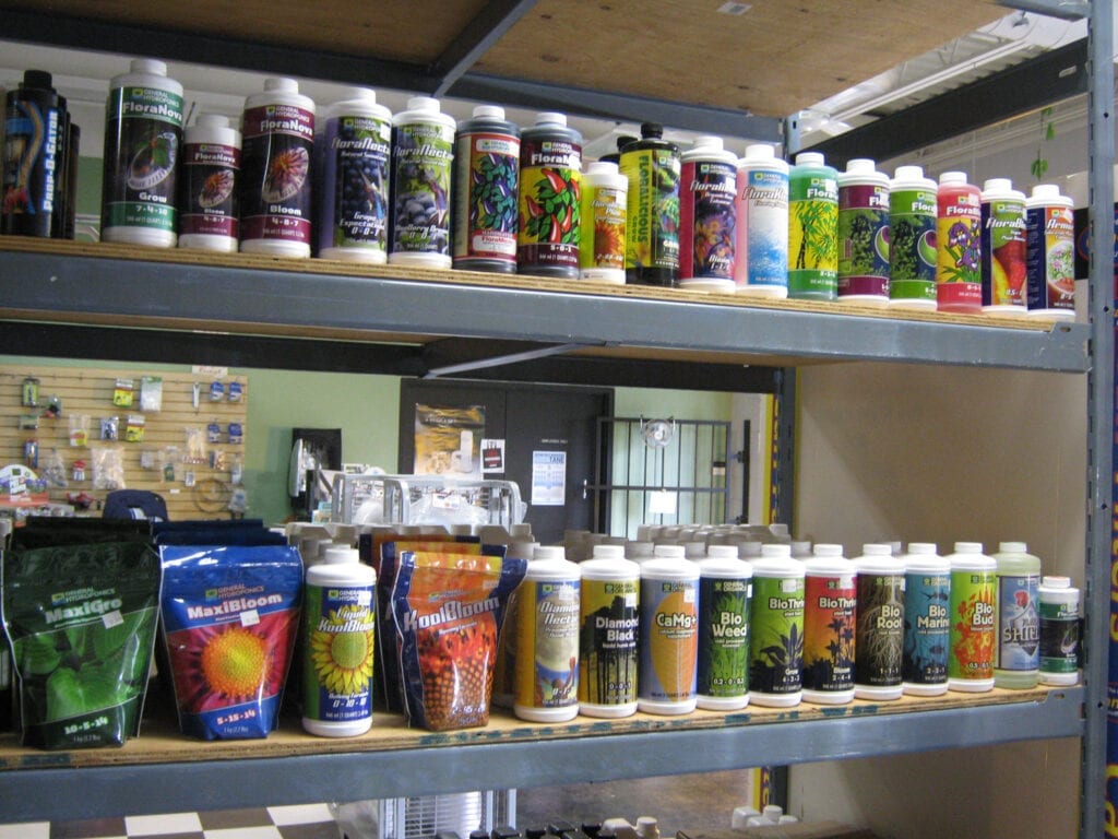 Northern Lights Hydroponics | 2690 Ouellette Ave, Windsor, ON N8X 1L7, Canada | Phone: (519) 254-4015