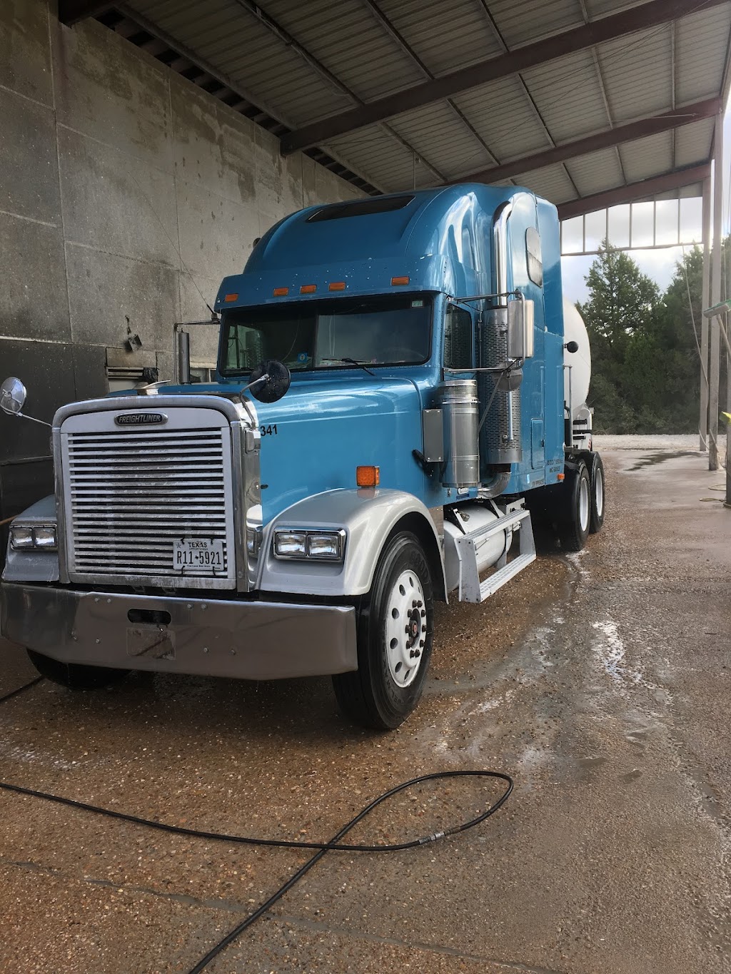 Keene Truck Wash | 219 Stoner Way, Keene, TX 76059, USA | Phone: (817) 202-9027