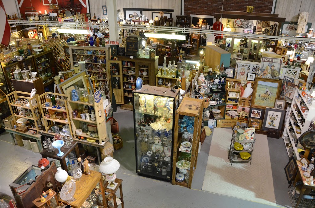 Pilgrim Antique Mall | W156N11500 Pilgrim Rd, Germantown, WI 53022, USA | Phone: (262) 250-0260