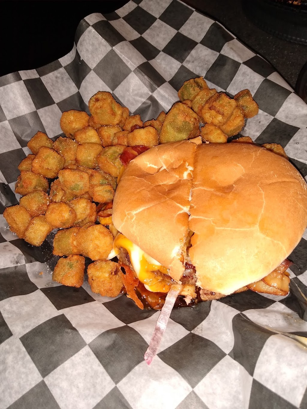 Louies Grill & Bar | 6310 E 101st St, Tulsa, OK 74137 | Phone: (918) 298-5777