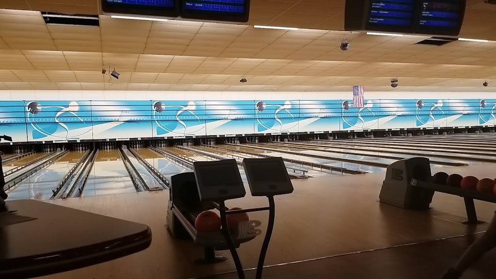 Lodge Lanes | 46255 S Interstate 94 Service Dr, Belleville, MI 48111, USA | Phone: (734) 697-9178