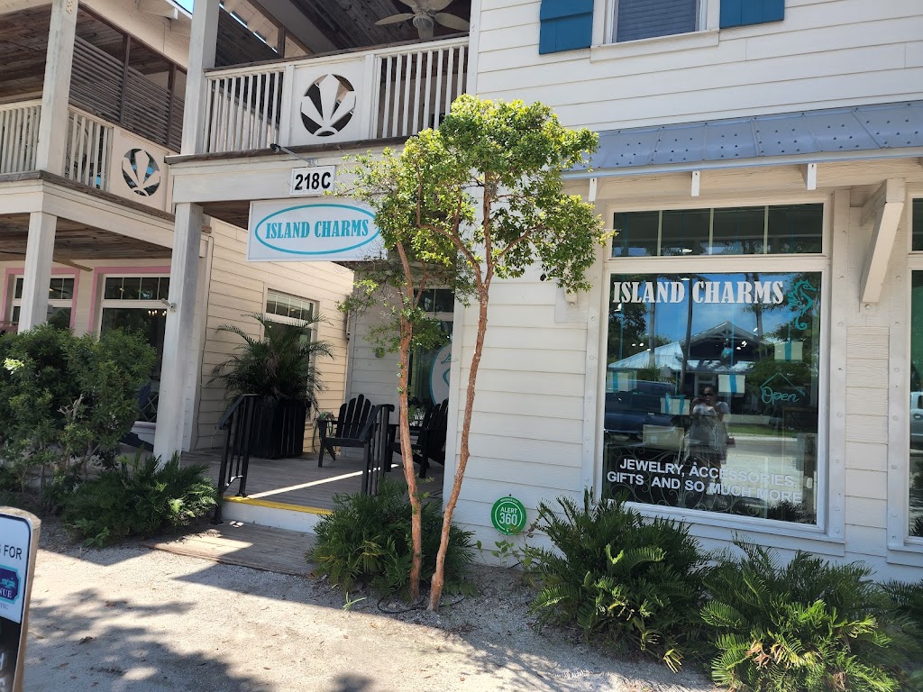 Island Charms | 218C Pine Ave, Anna Maria, FL 34216, USA | Phone: (941) 242-0253