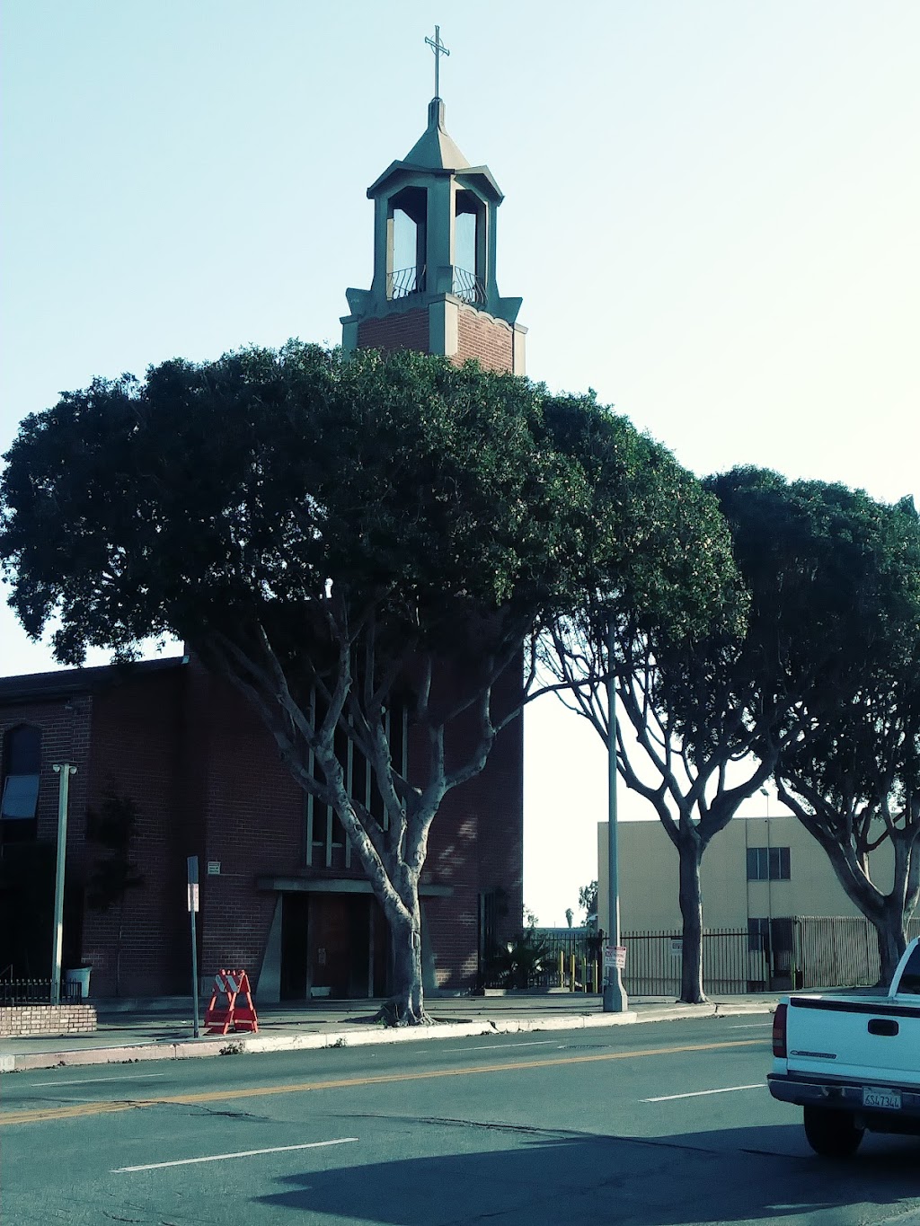 Santa Isabel Church | 918 S Soto St, Los Angeles, CA 90023, USA | Phone: (323) 268-4065