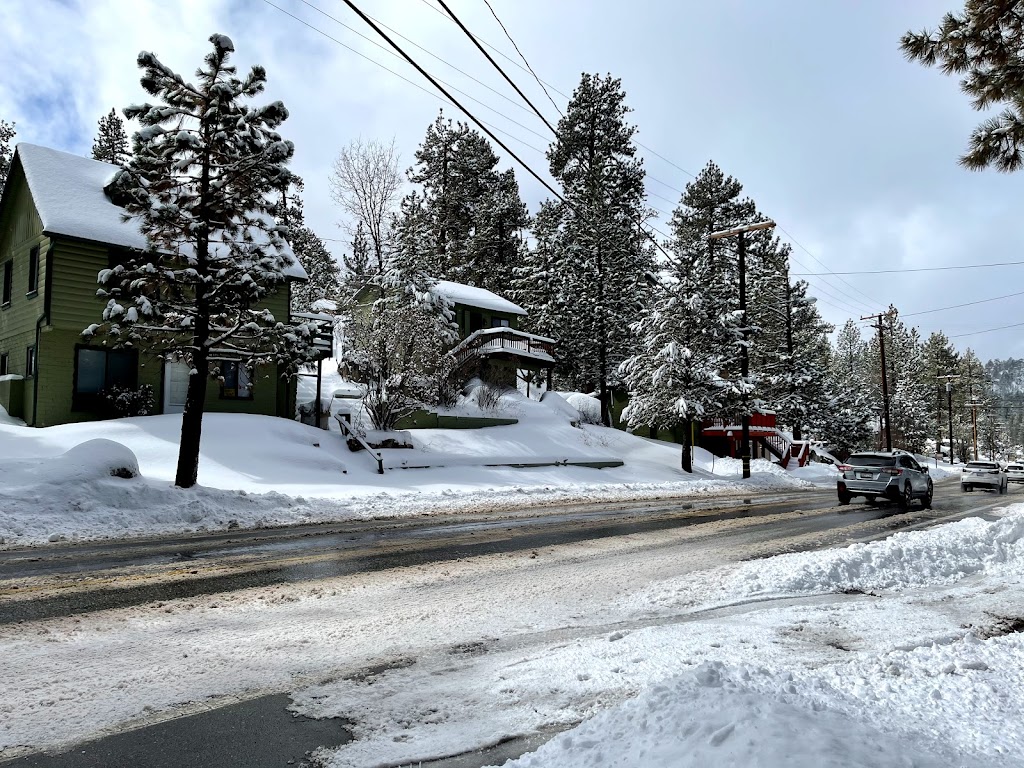 Cabins4Less | 39212 Big Bear Blvd, Big Bear Lake, CA 92315, USA | Phone: (909) 866-3105