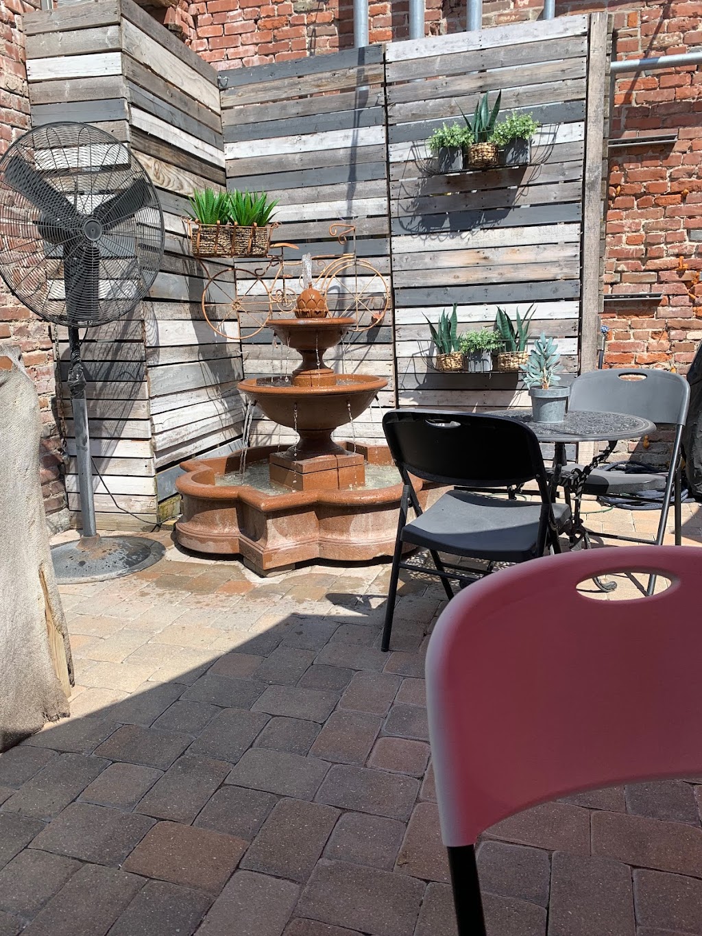 State Street Market | 208 State St, Alton, IL 62002, USA | Phone: (618) 462-8800