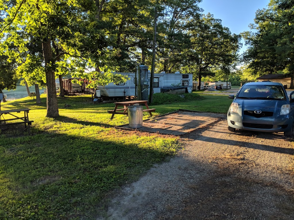 Tomahawk Campground | 119 Tomahawk Dr, Pocahontas, IL 62275, USA | Phone: (618) 669-2781