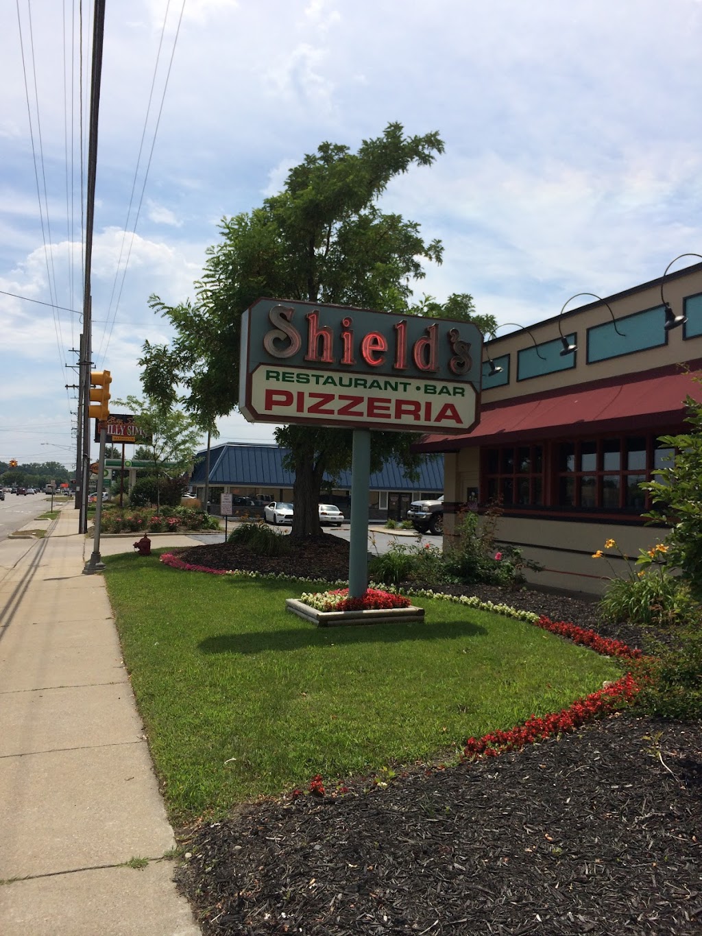 Shields Restaurant Bar Pizzeria | 25101 Telegraph Rd, Southfield, MI 48034 | Phone: (248) 356-2720