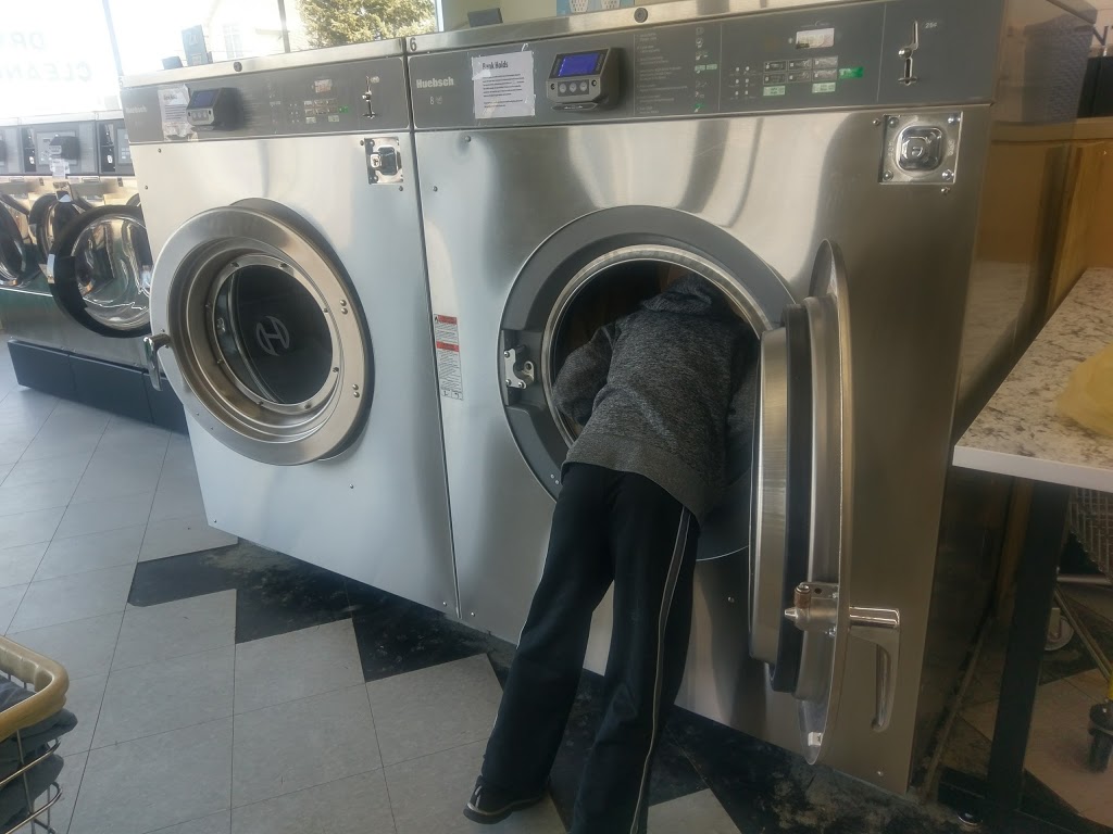 Hometown Laundry - Wash n Fold | 4680 Hwy 61 N, White Bear Lake, MN 55110, USA | Phone: (651) 492-8090