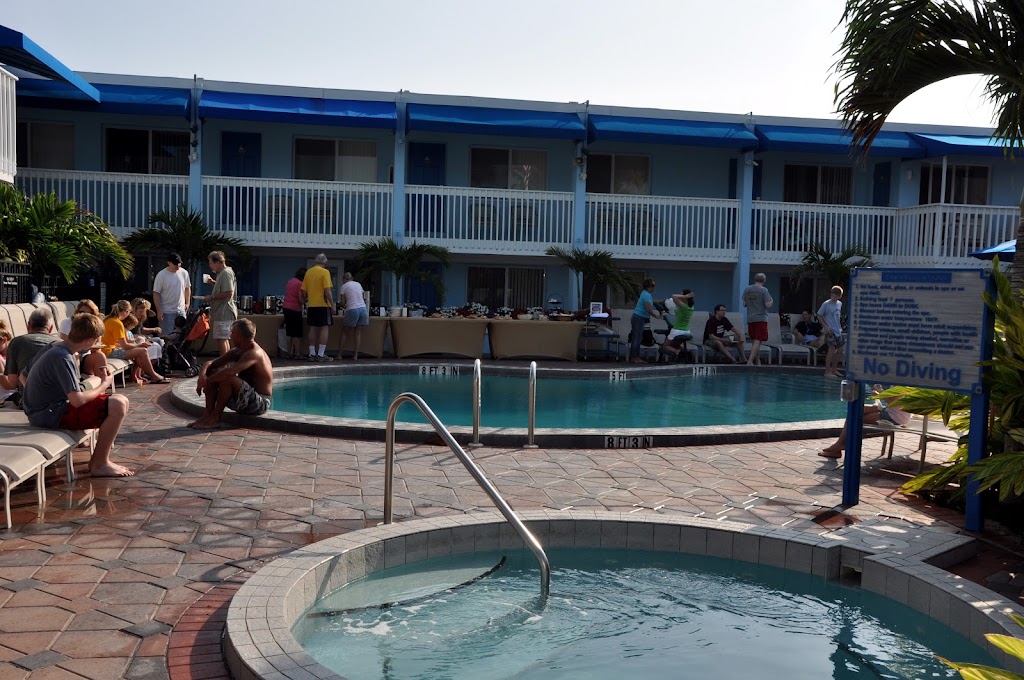 Sea Club V Beach Resort | 6744 Sarasea Cir, Sarasota, FL 34242, USA | Phone: (941) 349-1176