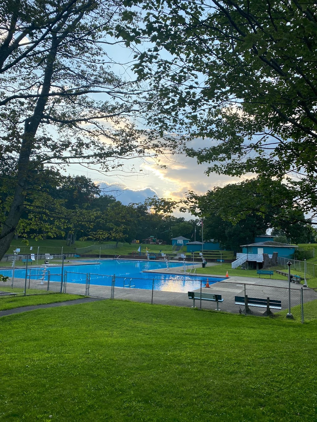 Lansing Park Swimming Pool | 34 James St, Cohoes, NY 12047, USA | Phone: (518) 237-2632