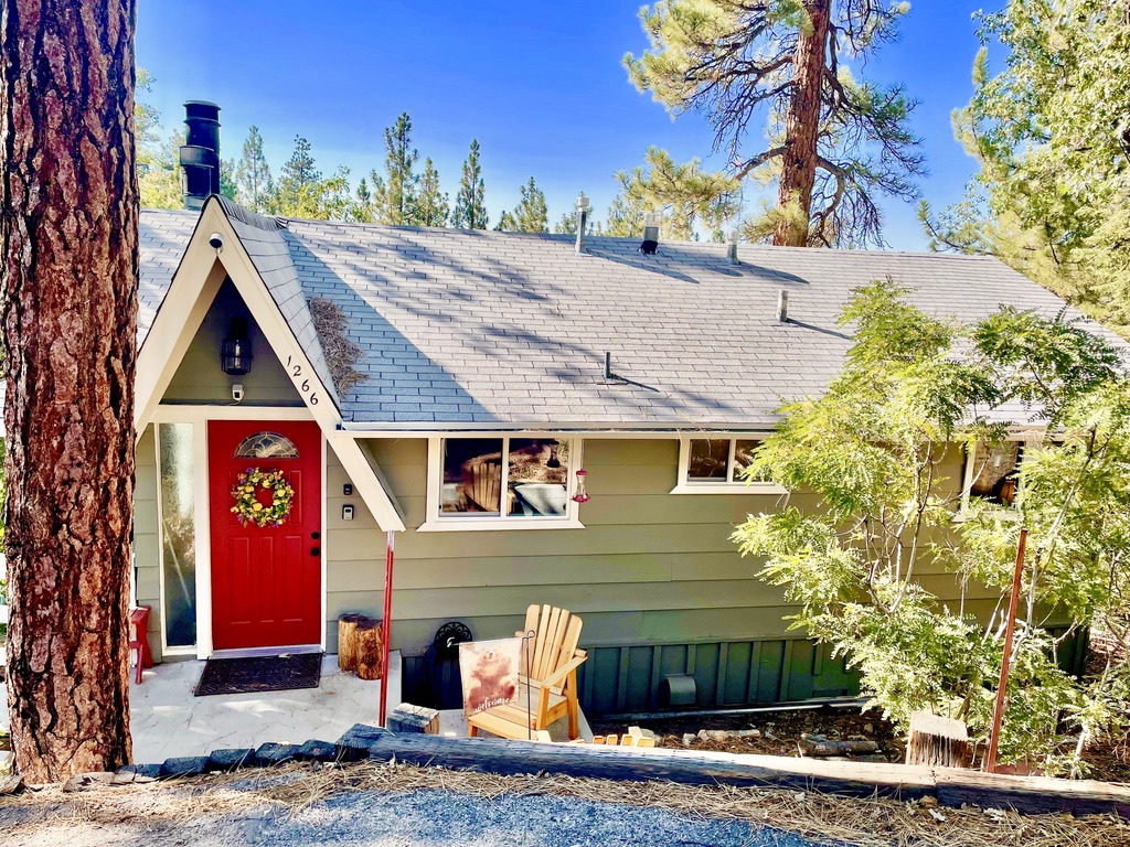 Moonridge Bear Mountain Cabin | 1266 San Pasqual Dr, Big Bear Lake, CA 92315, USA | Phone: (909) 366-9776