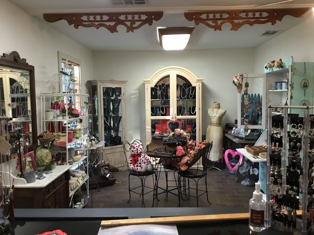 Plantiques Floral | 26121 Levi Ln, San Antonio, TX 78260, USA | Phone: (210) 284-0288 Plantiques Floral | 26121 Levi Ln, San Antonio, TX 78260, USA | Phone: (210) 284-0288