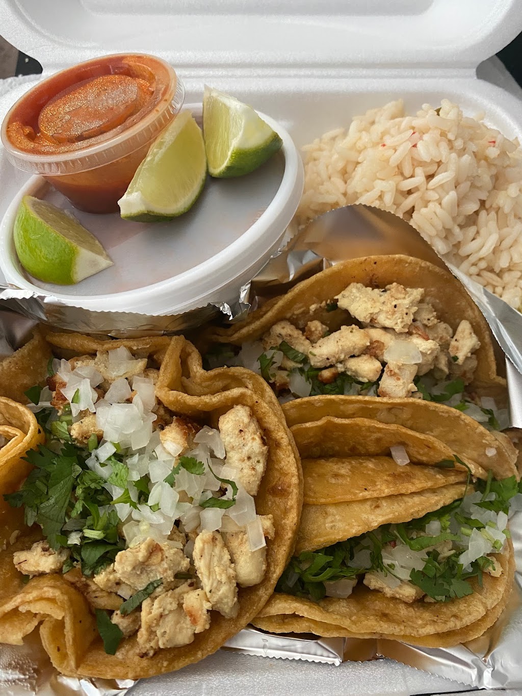 El Guanaco Troy Restaurant | 1710 Livernois Rd, Troy, MI 48083, USA | Phone: (248) 526-0622
