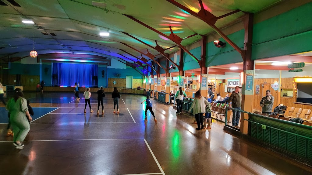 Joycrest Skating Rink | 1570 Lake St, Elmira, NY 14901, USA | Phone: (607) 732-0494