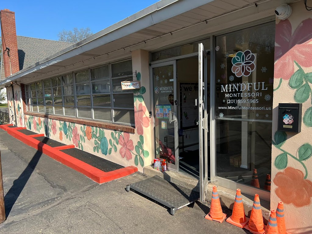 Mindful Montessori | 292 Old Tappan Rd, Old Tappan, NJ 07675, USA | Phone: (201) 559-5965