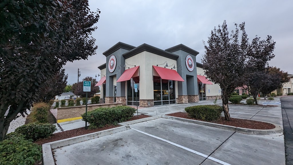 Panda Express | 3910 N Cedar Ave, Fresno, CA 93726, USA | Phone: (559) 225-6938