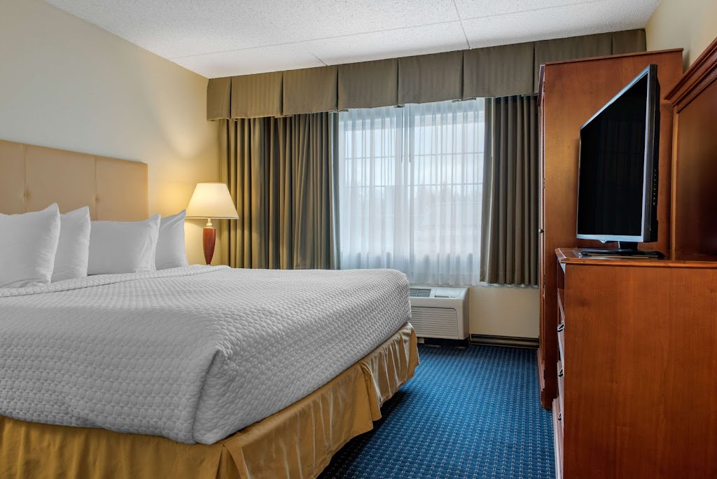 Quality Hotel Conference Center Cincinnati Blue Ash | 5901 Pfeiffer Rd, Cincinnati, OH 45242, USA | Phone: (513) 793-4500