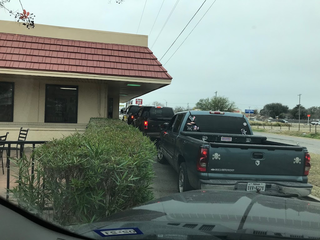 Dairy Queen | 902 E San Patricio Ave, Mathis, TX 78368, USA | Phone: (361) 547-3773