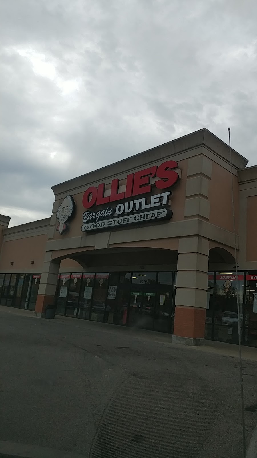 Ollies Bargain Outlet | 9070 Dixie Hwy, Louisville, KY 40258, USA | Phone: (502) 935-6868