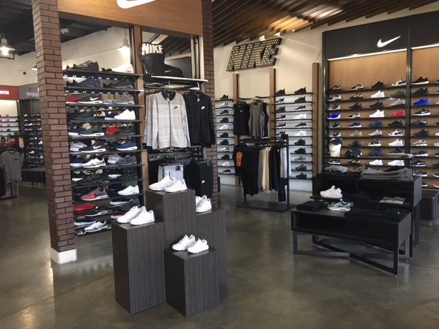 Shoe Palace | 3320 W Century Blvd, Inglewood, CA 90303, USA | Phone: (310) 673-8888