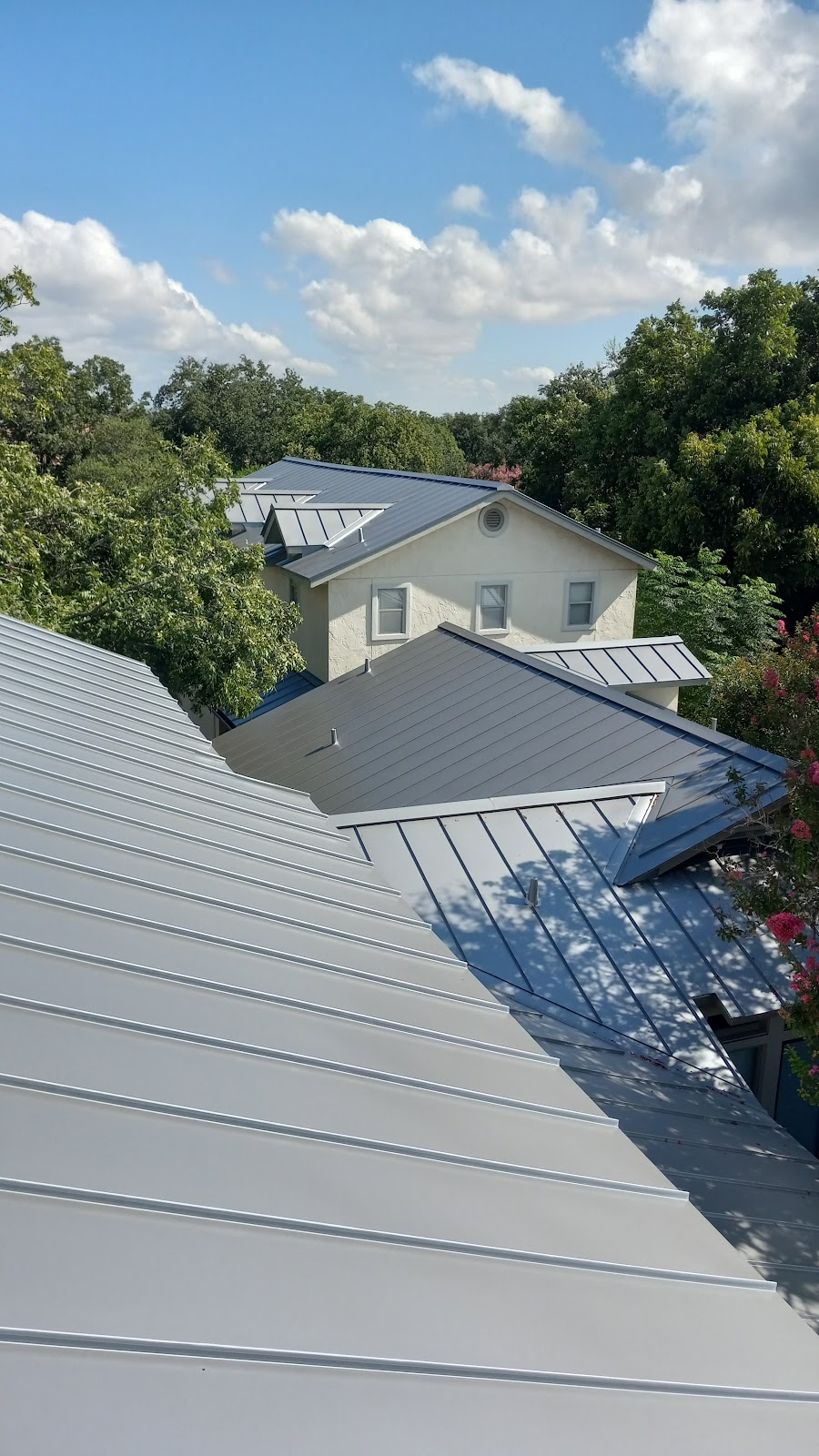 DV Roofing and Remodeling | 9302 Letcombe, San Antonio, TX 78254, USA | Phone: (210) 556-4402