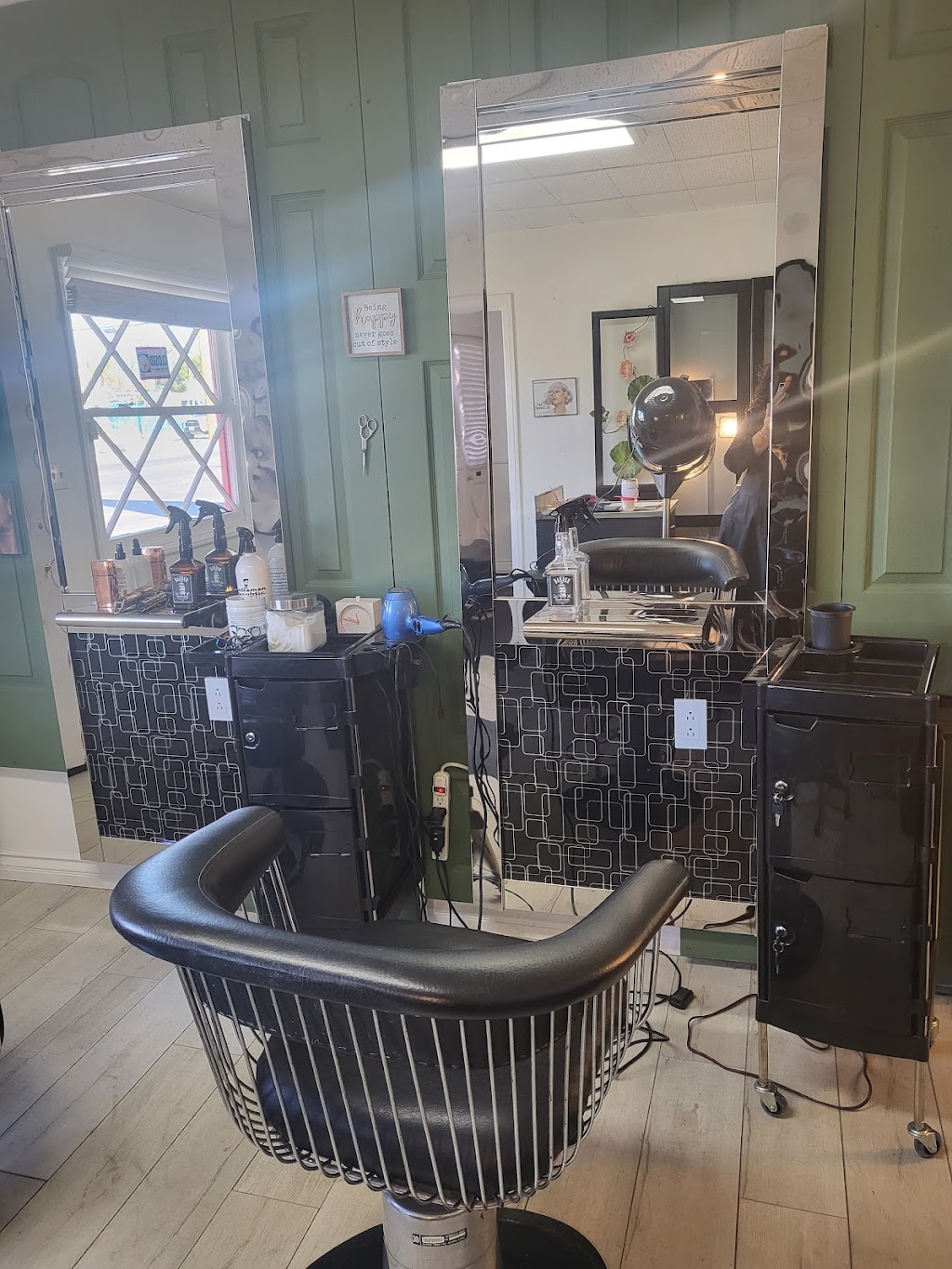 Rosies Little Barber Shop | 1055 E 6th St, Beaumont, CA 92223, USA | Phone: (951) 381-1320