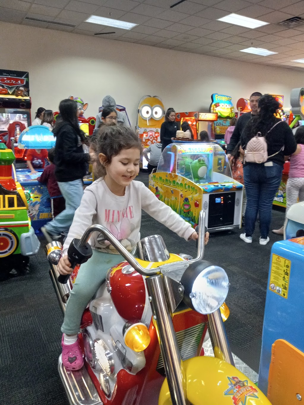 Chuck E. Cheese | 3037 Sisk Rd, Modesto, CA 95350, USA | Phone: (209) 524-0712